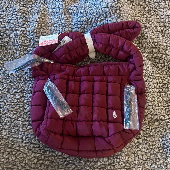NWT Quilted Baby Carryall Sling Bag Color: Mahogany - Picture 6 of 10